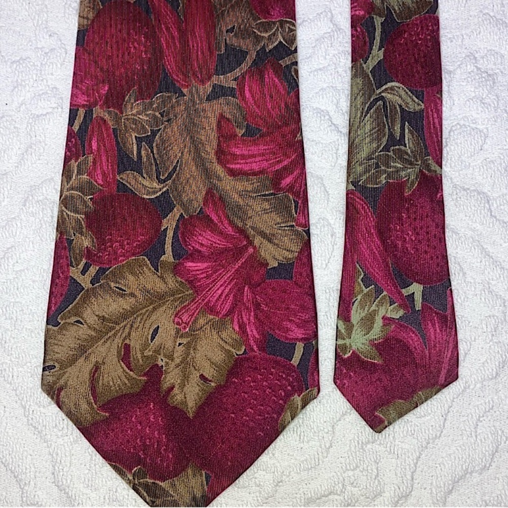 Italian silk tie by Martelli, Firenze, brown pink floral & berry theme, 59”